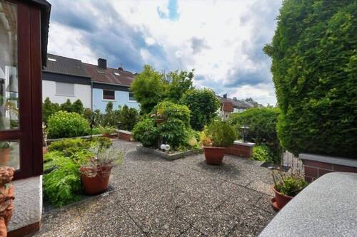 Terrasse - 7 Zimmer Reihenendhaus zum Kaufen in Nürnberg