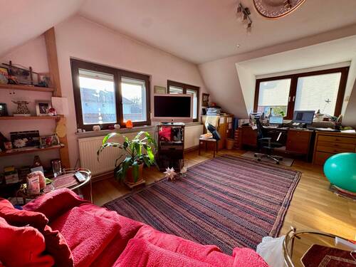 Zimmer im Dachgeschoss - 