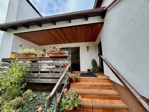 Aufgang Terrasse1 - 6 Zimmer Einfamilienhaus in Osterhofen