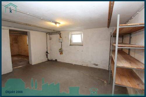 2008 Keller Raum 2.jpg - 