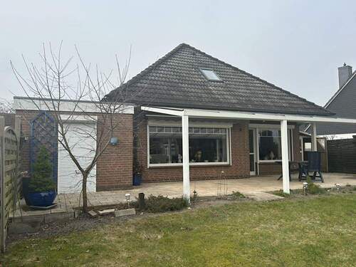 Seitliche Hausansicht - 