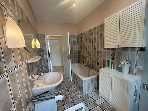 Blick in das Badezimmer - 