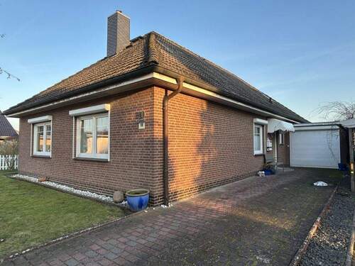 Vordere Hausansicht - 4 Zimmer Bungalow in Moorrege