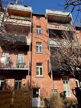 hintere Fassade mit Balkonanlage - 2 Zimmer Etagenwohnung zum Kaufen in Erfurt