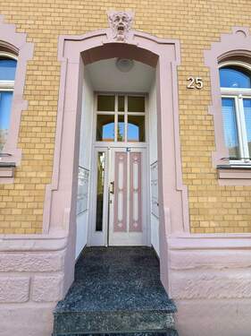 Treppenhaus - Eingangsbereich - Etagenwohnung mit 67,00 m&sup2; in Erfurt zum Kaufen