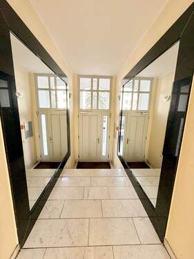 Treppenhaus - Eingangsbereich - 