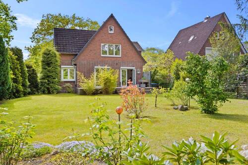 Garten - Stilvolles Einfamilienhaus mit traumhaften Grundstück in Alsterdorf