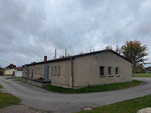 rückwärtige Anlieferung - 