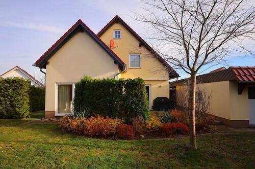 Rückansicht_7.JPG - Freistehendes Einfamilienhaus in Grimma +++ Kamin, EBK, Keller, FuBoHe, Garage ...