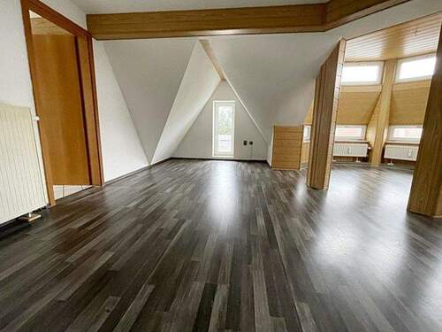 Wohnzimmer 2 - 2 Zimmer Etagenwohnung in Neukirchen/Erzgebirge