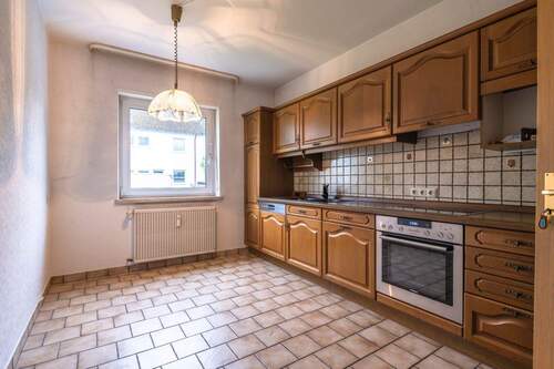 Küche Erdgeschoss.jpg - 6 Zimmer Mehrfamilienhaus, Wohnhaus in Neusäß