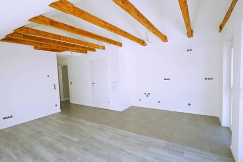 Wohnzimmer - 2 Zimmer Etagenwohnung in Gochsheim