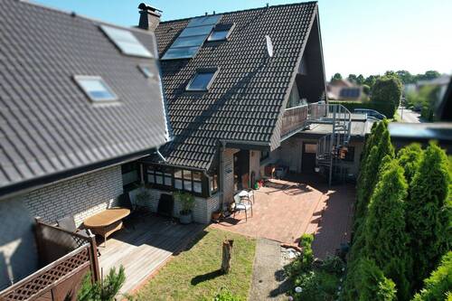 Hausansicht, Terrasse - 8 Zimmer Mehrfamilienhaus, Wohnhaus in Delbrück / Anreppen