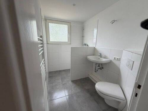 Modernes Badezimmer - alles neu - 3 Zimmer Etagenwohnung zur Miete in Hamburg