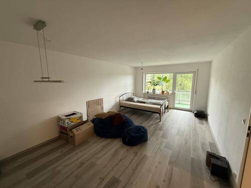 Wohnzimmer - 3 Zimmer Etagenwohnung zur Miete in Villingen-Schwenningen