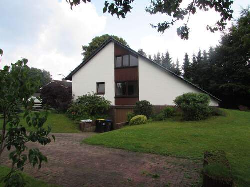 Giebelseite - 5 Zimmer Mehrfamilienhaus, Wohnhaus zum Kaufen in Emkendorf