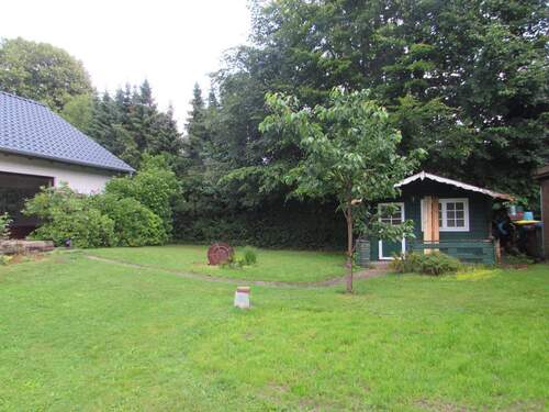 Garten - 5 Zimmer Mehrfamilienhaus, Wohnhaus in Emkendorf