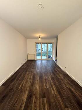 Wohnzimmer - 2 Zimmer Terrassenwohnung in Berlin