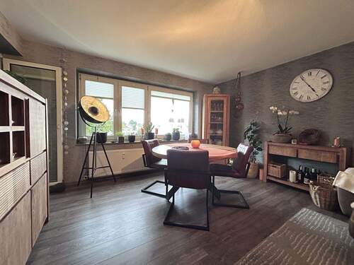 Wohnzimmer - Mehrfamilienhaus, Wohnhaus mit 998,60 m&sup2; in Wolfhagen zum Kaufen