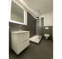 Moderne 2 Zimmer Wohnung mit Balkon, Stellplatz und Einbauküche in D-Niederkassel - Düsseldorf