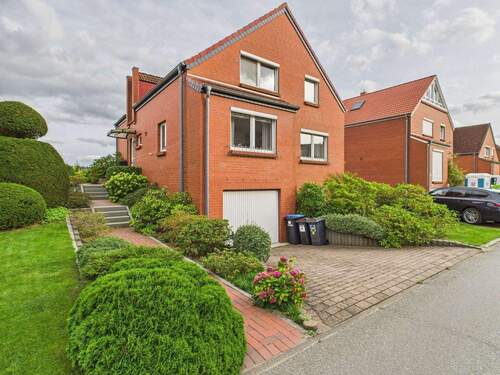 Hausansicht - 6 Zimmer Einfamilienhaus in Schwerin