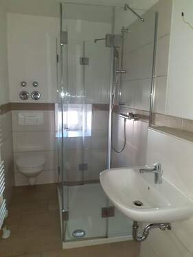 Bad - Etagenwohnung mit 49,90 m&sup2; in Oelsnitz/Erzgebirge zur Miete