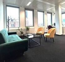 Helles Teambüro mit Michel-Blick - Blick auf Elbphilharmonie & Hafen - Hamburg Neustadt