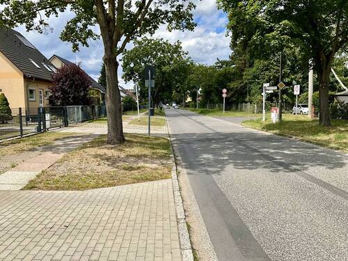 Straße - Einfamilienhaus mit 45,00 m² in Berlin / Mahlsdorf zum Kaufen