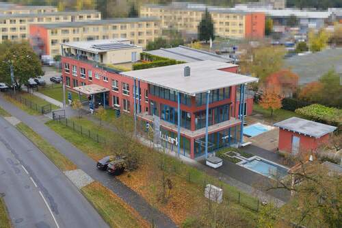 Luftaufnahme - Vielseitiges Wohn- und Geschäftshaus mit großem Nutzungspotenzial in Hennigsdorf