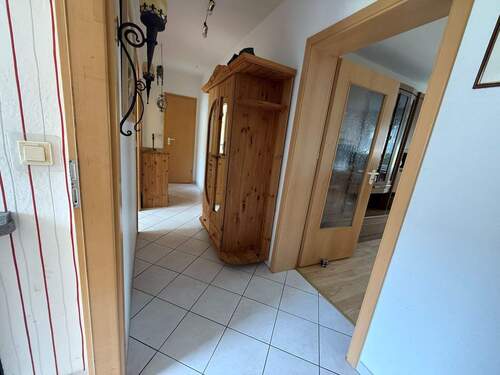 Flur 1 - Etagenwohnung mit 66,60 m² in Celle zum Kaufen