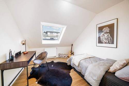 ARBEITS-/ KINDERZIMMER - 