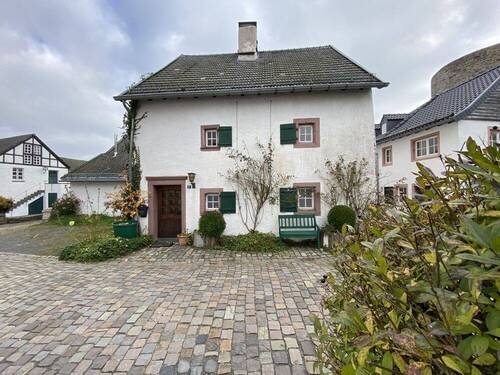 Frontansicht - 4 Zimmer Einfamilienhaus zum Kaufen in Dahlem / Kronenburg