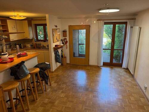Essbereich mit Küche - 6 Zimmer Reihenmittelhaus in Lörrach