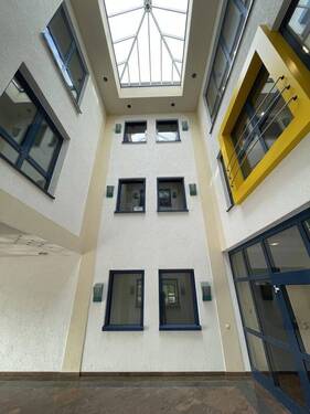 Treppenhaus - Büro in Frankfurt - Nieder-Eschbach