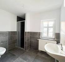 Großzügige, komplett sanierte 5-Raum-Wohnung mit zwei Bädern in Gornsdorf!!