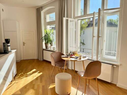 Essbereich - Steglitz: Sanierte 3-Zimmer-Altbauwohnung mit 3,80-m-Decken, moderner Wohnküche & idealem Grundriss – hell, ruhig & sofort bezugsfrei