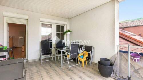 Balkon 2 - 4 Zimmer Etagenwohnung in Königsbach-Stein