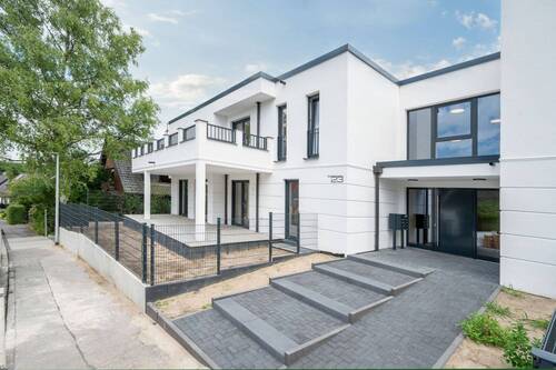 Straßenansicht - 2 Zimmer Terrassenwohnung zur Miete in Mülheim an der Ruhr