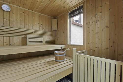 Sauna - 4 Zimmer Terrassenwohnung in Frankfurt