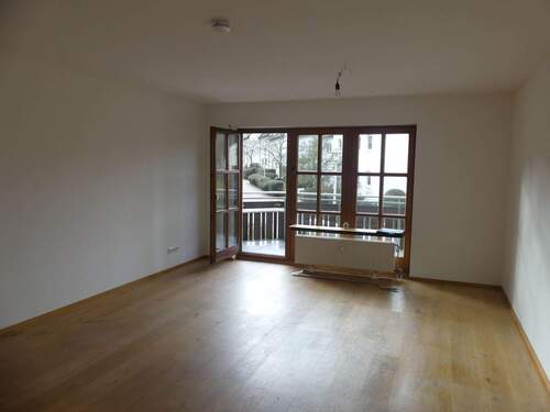 Bild 2 - 2 Zimmer Etagenwohnung zur Miete in Roßtal