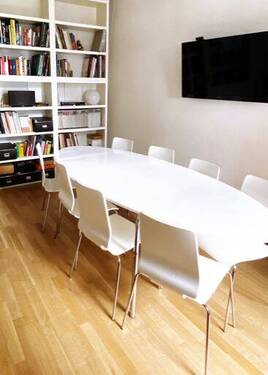 Besprechungsraum für Kundenbesuche, Workshops oder Kaffeepause - 