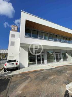 Ansicht Gewerbefläche links L1 - Repräsentative Büroeinheit mit Schaufensterfront in verkehrsgünstiger Lage