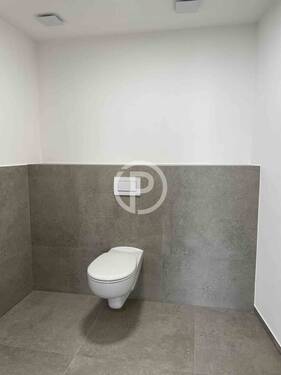 Ausstattung Sanitär - Büro mit 84,00 m&sup2; in Weinstadt zur Miete