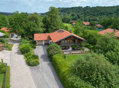 Projektgrundstück - Weyarn-Naring Baugrundstück für eine Landhausvillen-Hälfte - 5 Minuten zur A8 - Ideal für Pendler