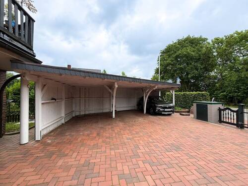 Carport - 9 Zimmer Einfamilienhaus zum Kaufen in Haselau