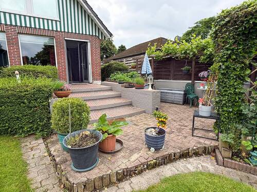Garten - Einfamilienhaus mit 240,40 m&sup2; in Haselau zum Kaufen