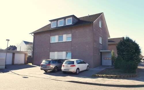 Ansicht Parkplatzseite - 