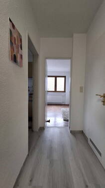 Diele - Etagenwohnung mit 70,00 m&sup2; in Bergisch Gladbach zur Miete