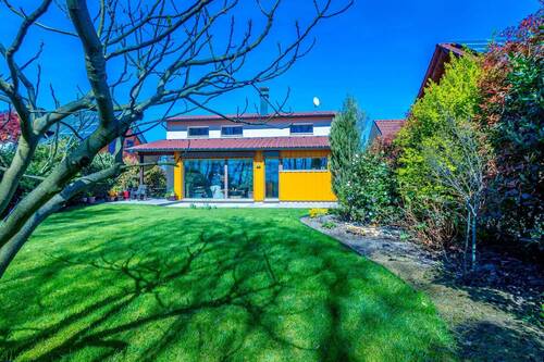 Haus/ Terrasse/ Garten - Was für ein schönes Haus mit herrlichem Garten!