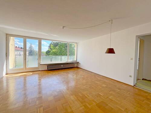 Wohnzimmer - 3 Zimmer Etagenwohnung zum Kaufen in München